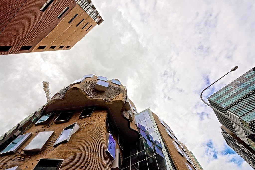 Building Deconstructivism